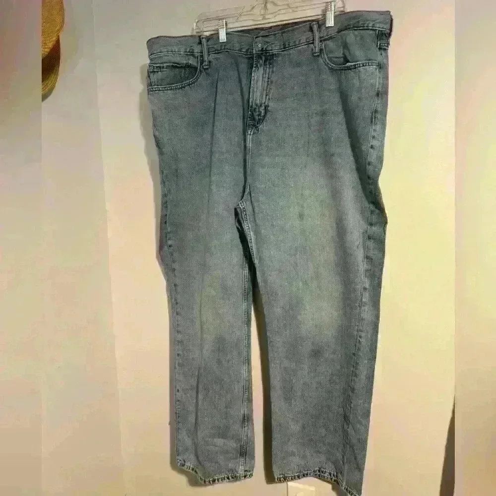 Men’s Old Navy jeans 44x32 loose fit light wash EUC